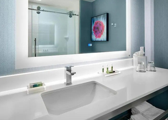 Cambria Phoenix - Fashion Center Hotel