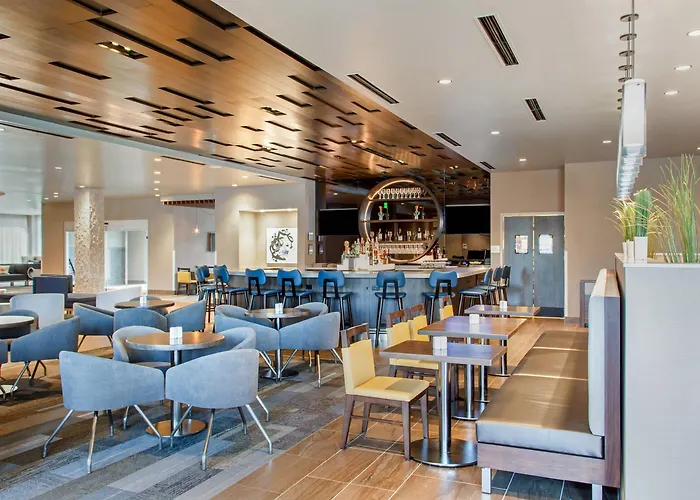 Cambria Phoenix - Fashion Center Hotel 4*