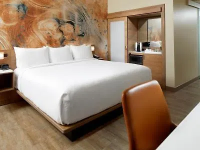 Hotel Cambria Phoenix - Fashion Center 4*